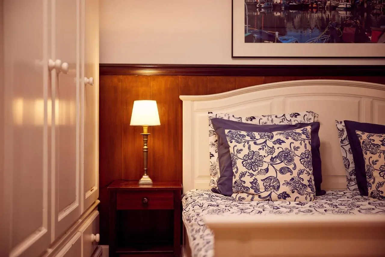 Realeneiland Bed & Breakfast Amsterdam 2*,  Netherlands